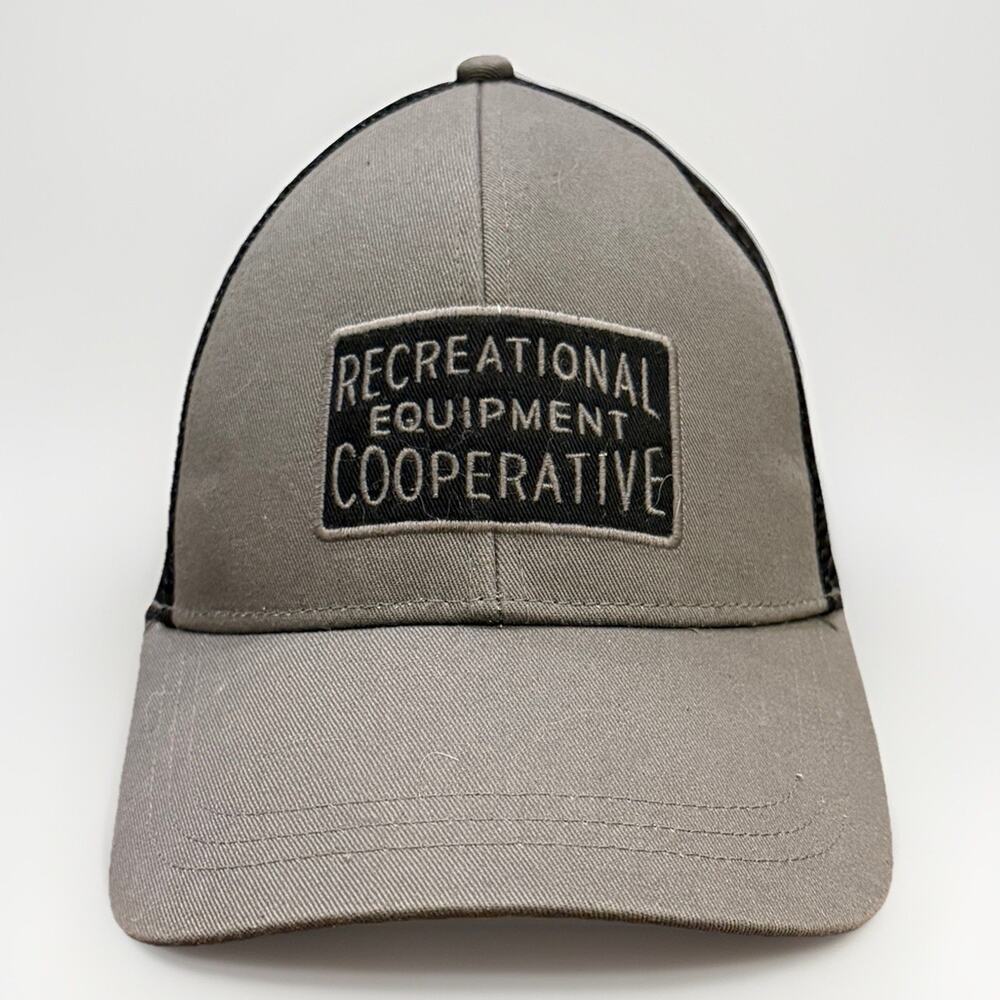 REI Co-Op Mens Gray Black Patch Adjustable SnapBack Trucker Mesh Hat Cap